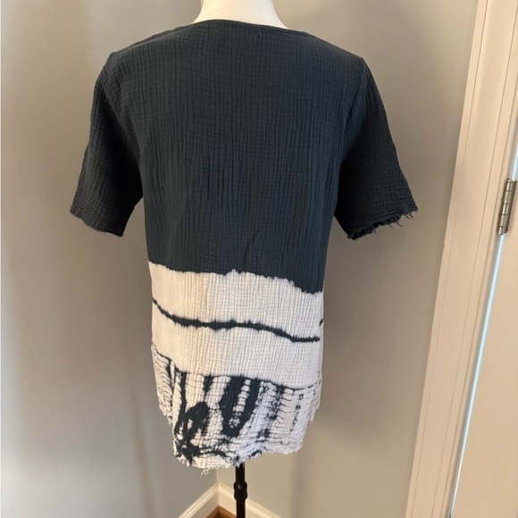 Stevie Hender short sleeve tie dye blouse. Navy/white. Boho. Size Medium - Picture 3 of 8